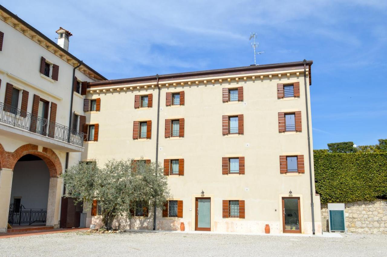 Verdeolivo 1876 - Apartments & Pool Mezzane di Sotto Buitenkant foto