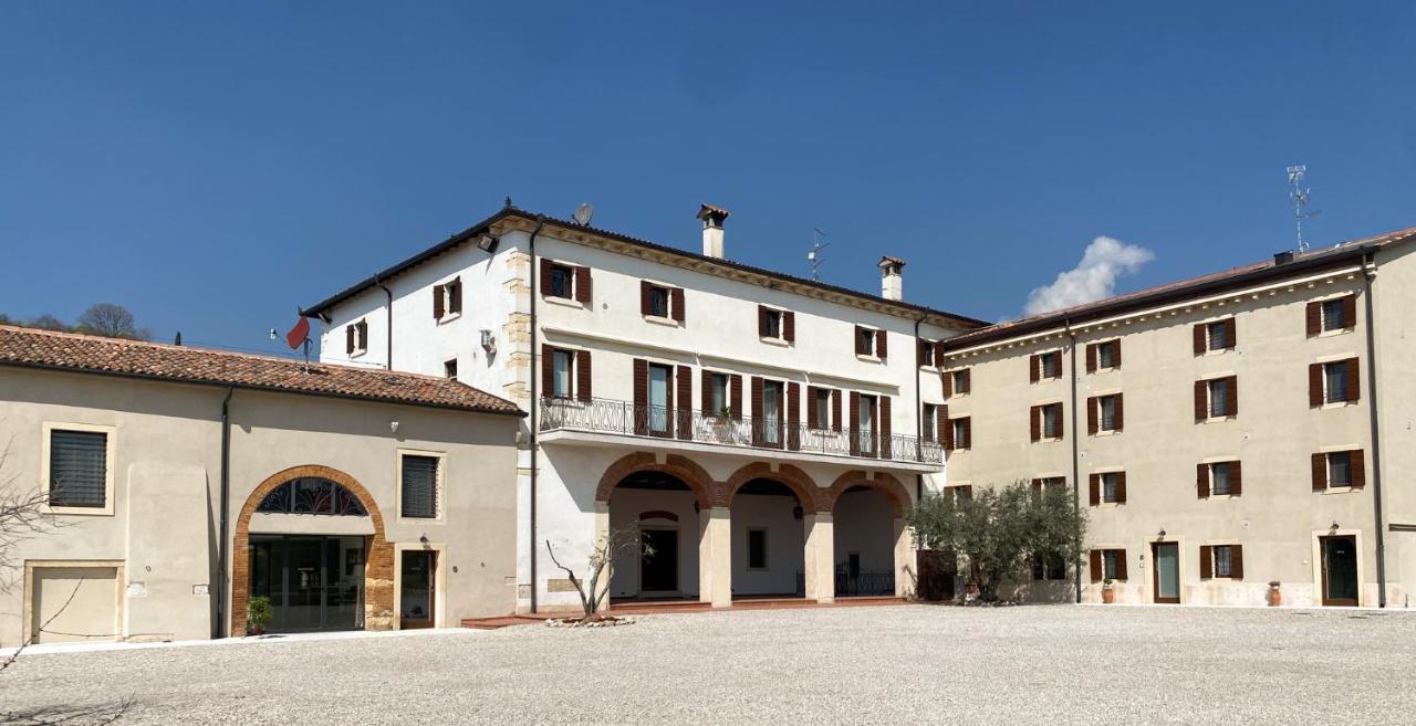 Verdeolivo 1876 - Apartments & Pool Mezzane di Sotto Buitenkant foto