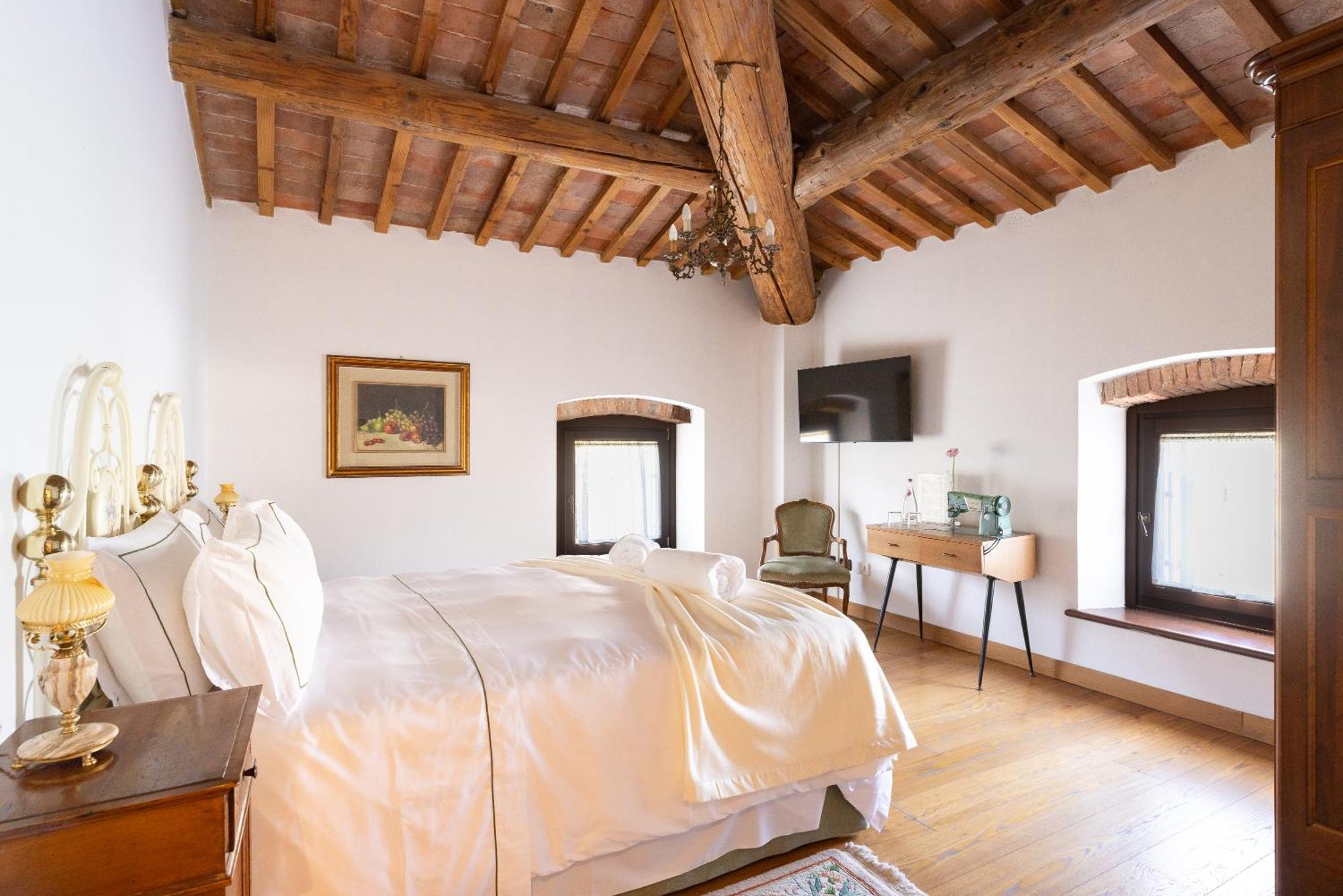 Verdeolivo 1876 - Apartments & Pool Mezzane di Sotto Buitenkant foto