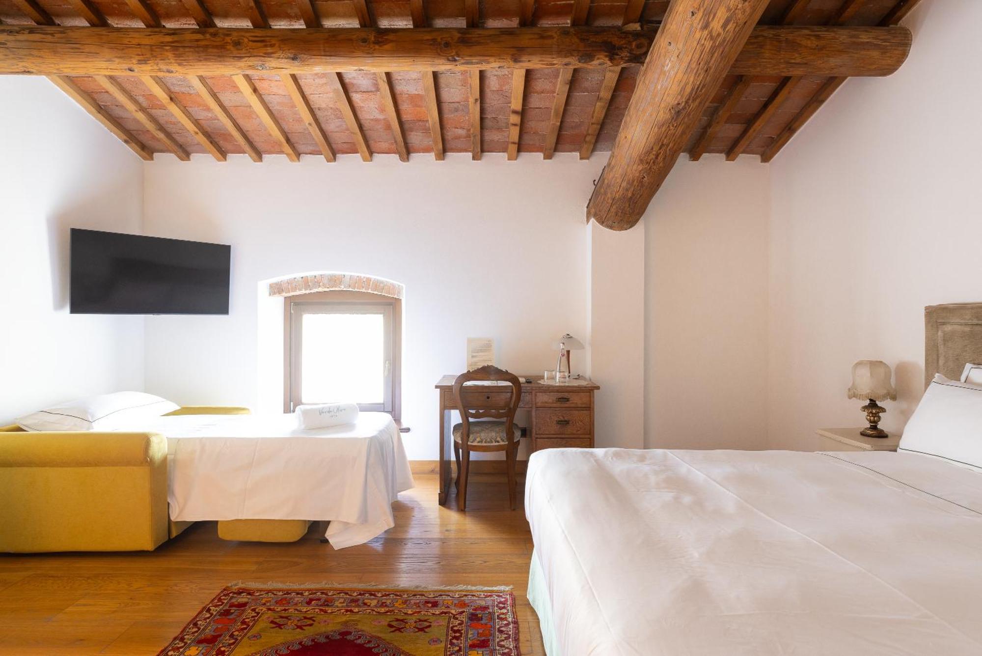 Verdeolivo 1876 - Apartments & Pool Mezzane di Sotto Buitenkant foto