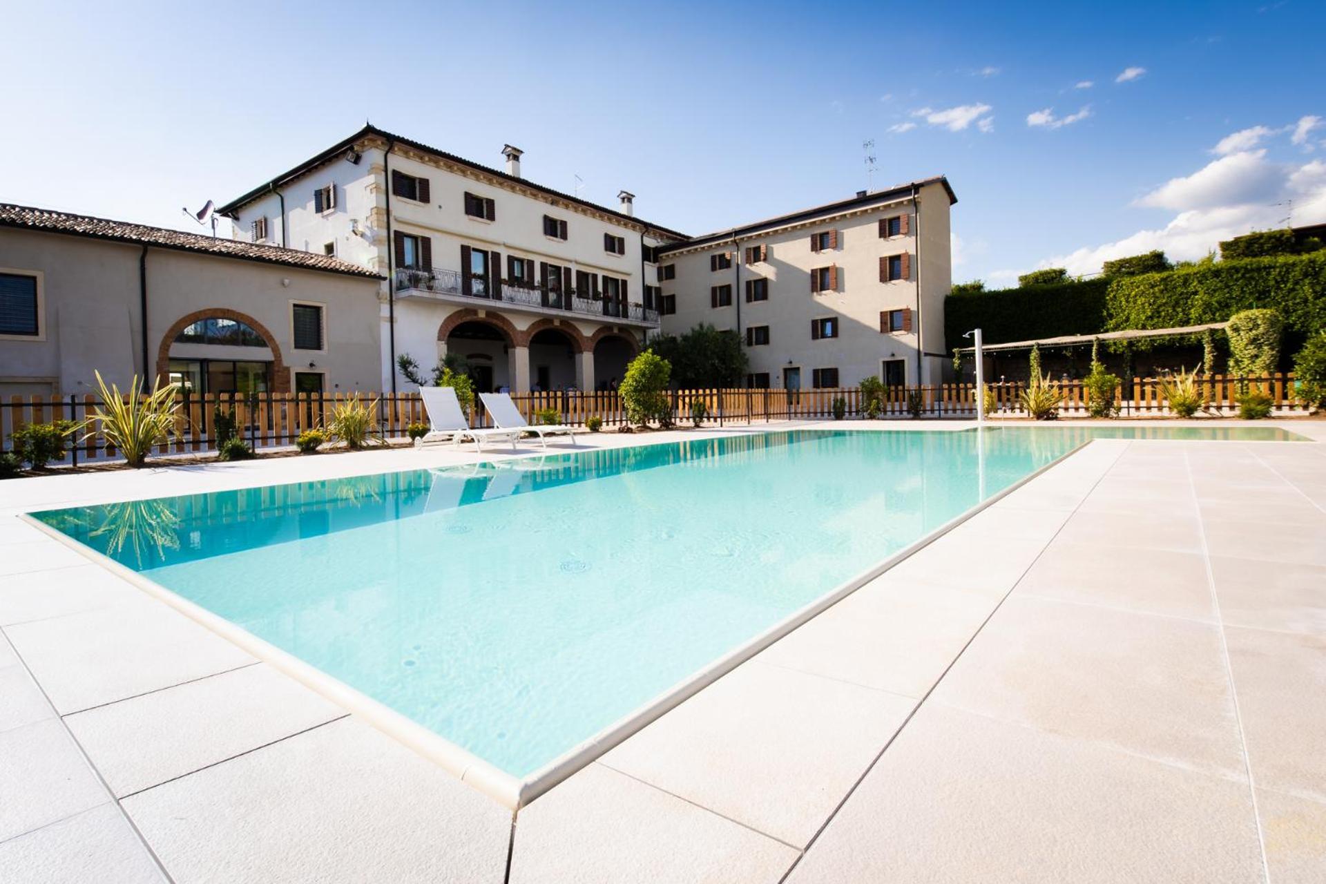 Verdeolivo 1876 - Apartments & Pool Mezzane di Sotto Buitenkant foto
