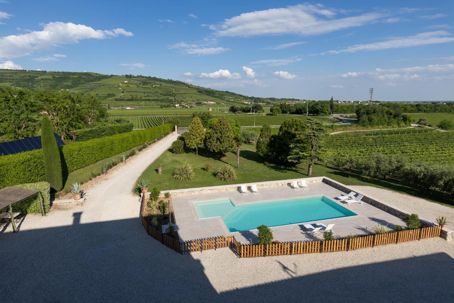 Verdeolivo 1876 - Apartments & Pool Mezzane di Sotto Buitenkant foto