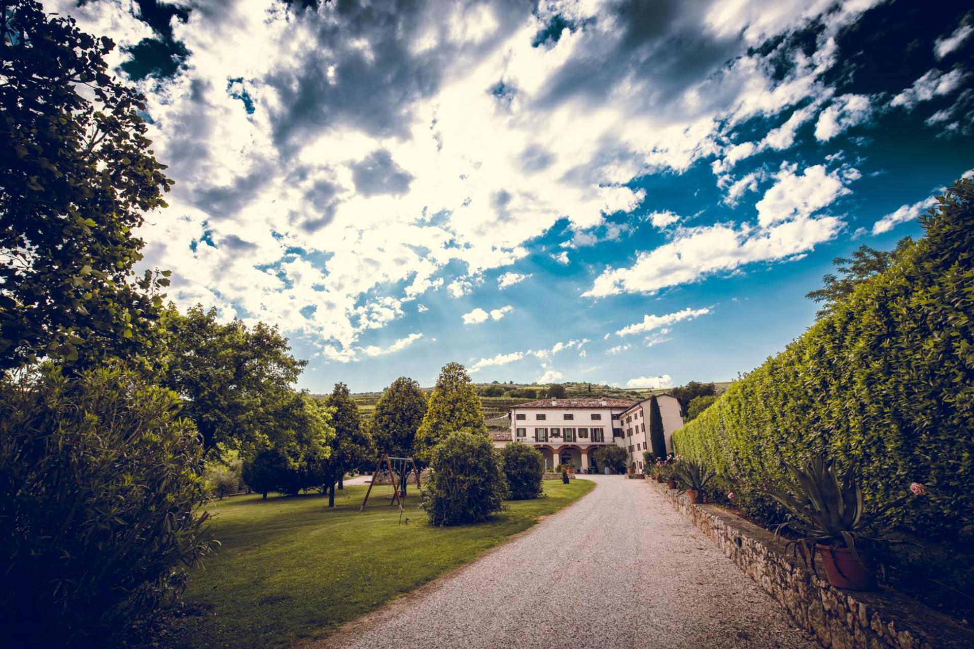 Verdeolivo 1876 - Apartments & Pool Mezzane di Sotto Buitenkant foto
