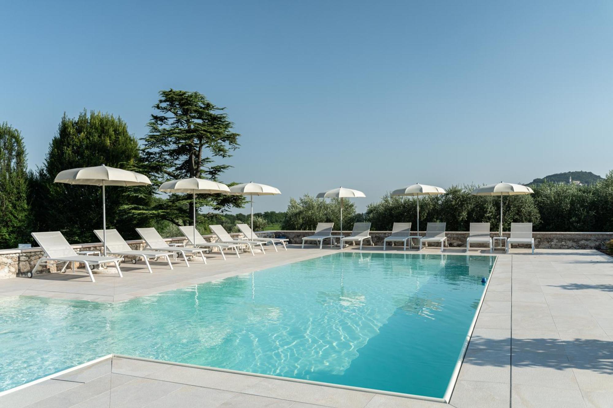 Verdeolivo 1876 - Apartments & Pool Mezzane di Sotto Buitenkant foto