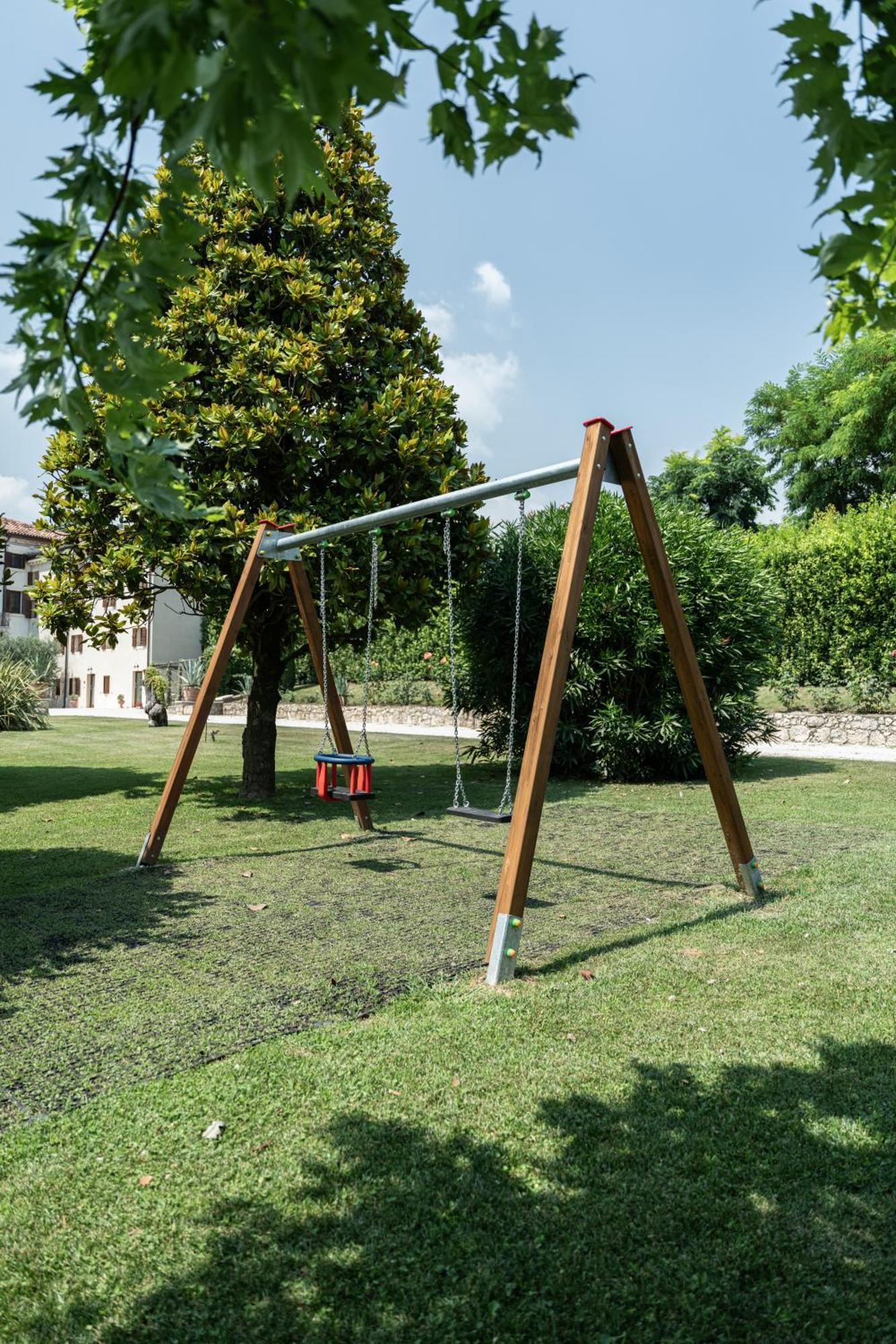 Verdeolivo 1876 - Apartments & Pool Mezzane di Sotto Buitenkant foto