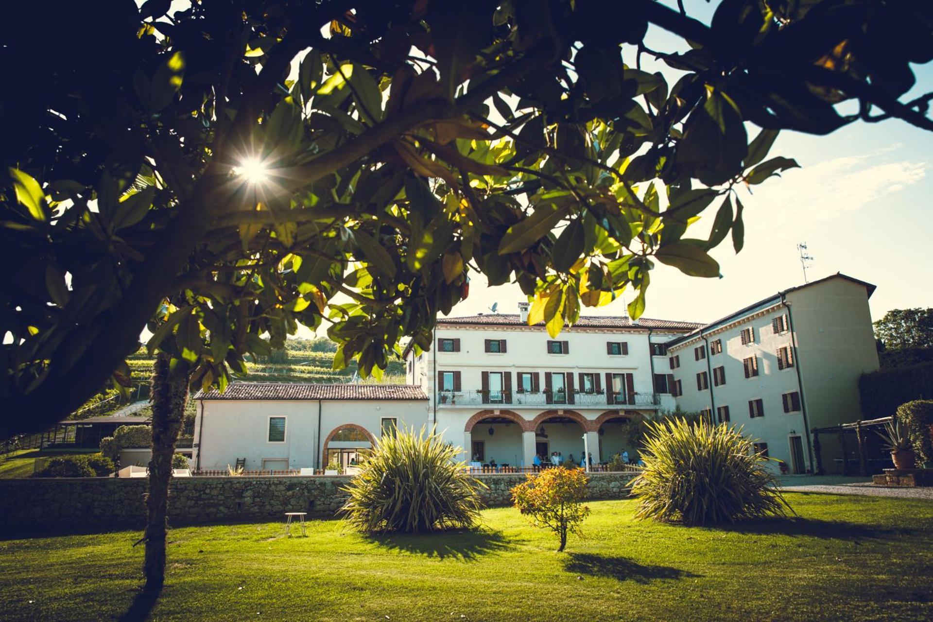 Verdeolivo 1876 - Apartments & Pool Mezzane di Sotto Buitenkant foto